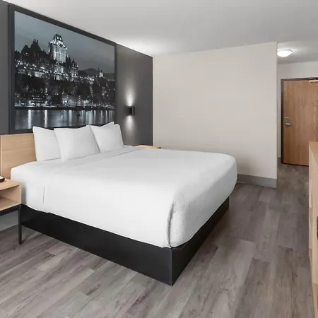 Super 8 By Wyndham Quebec City-2