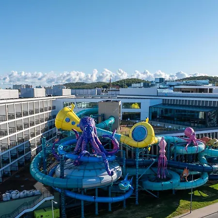 Aqua Resort Aquapark-3