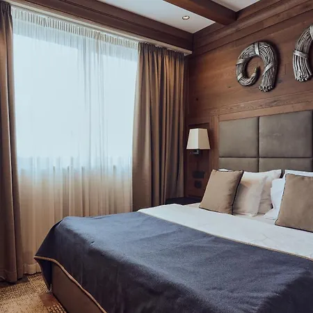 Grey Family Hotel-3