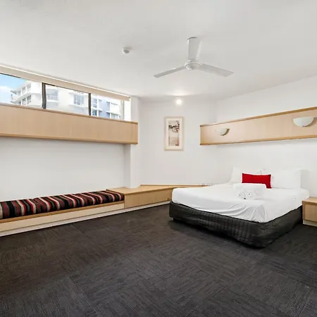 Tiki Hotel Apartments Surfers Paradise-2
