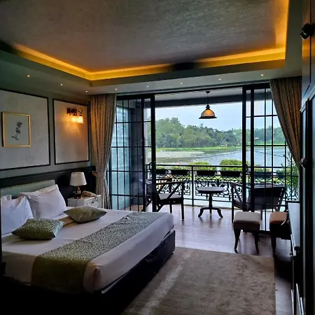 Royal Lake Hotel-2