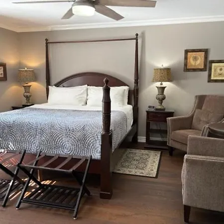 Casa Blanca Boutique Bed & Breakfast-3