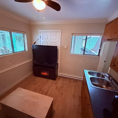 The Fraser River'S Edge B&B Lodge-3