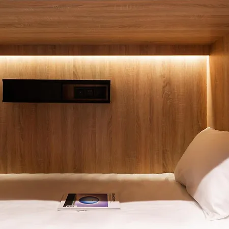Globe Runner Rooms & Dorms-2