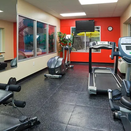 Country Inn & Suites By Radisson Bismarck Waterpark-2