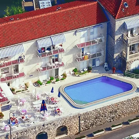 Hotel Komodor-2