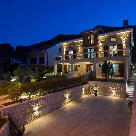 Palazzo Banicevic Luxury Rooms-3