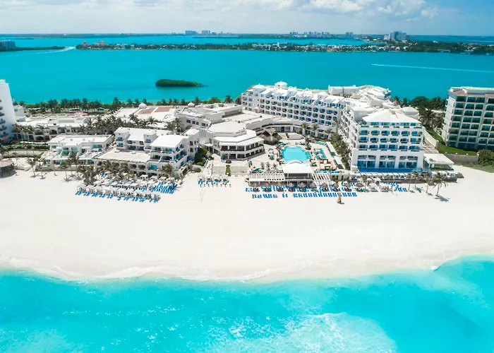 Wyndham Alltra Cancun All Inclusive Resort