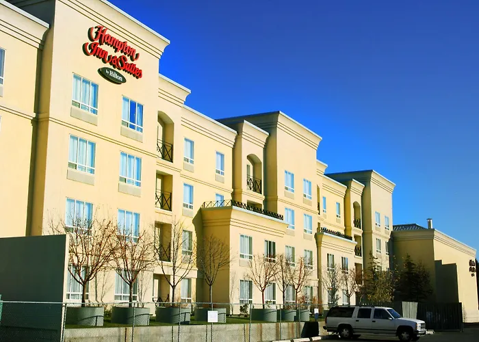 Hampton Inn & Suites By Hilton Calgary University Nw